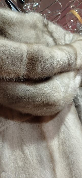 Шуба норкова з капюшоном