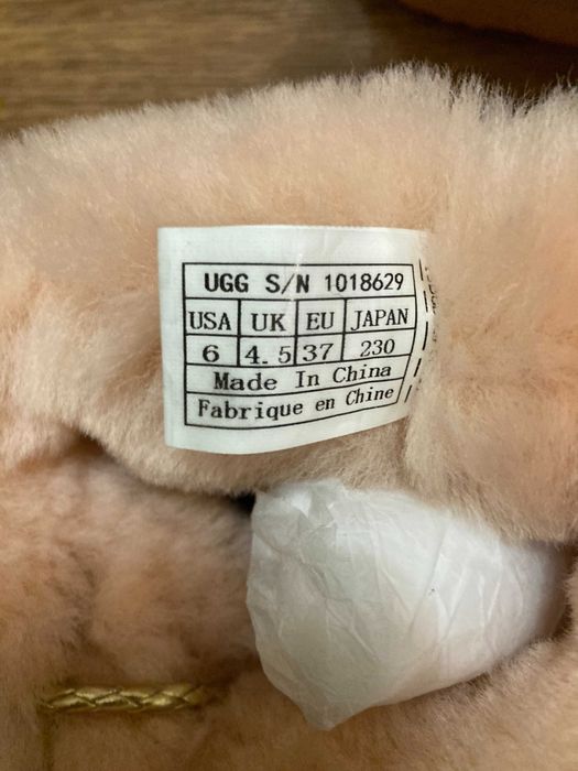 Оригинальные зимние кожаные сапоги угги UGG Australia
