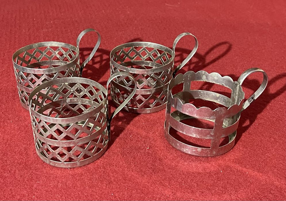 Zestaw 4 podstawek pod szklanki - klasyka z meblościanki