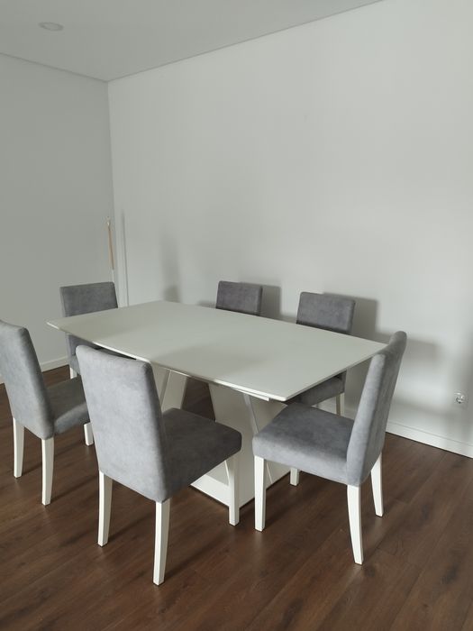 Mesa de Jantar com 6 cadeiras