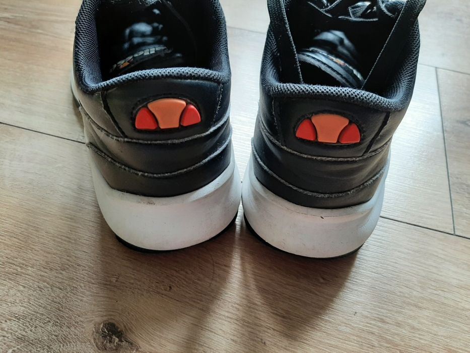 Adidas ellesse czarne