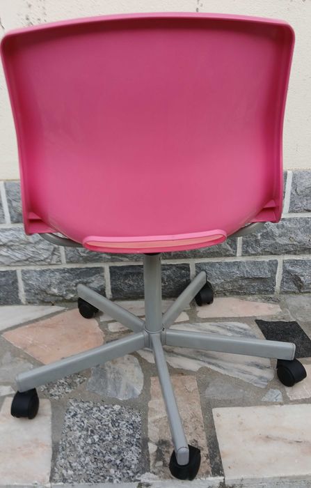 Cadeira ikea snille rosa