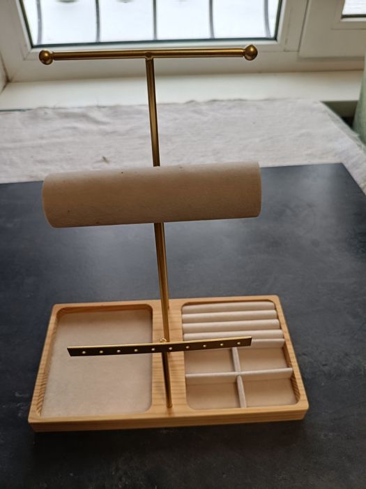 Підставка під прикраси