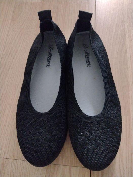 Buty płaskie czarne rozmiar wkłdki to 23
