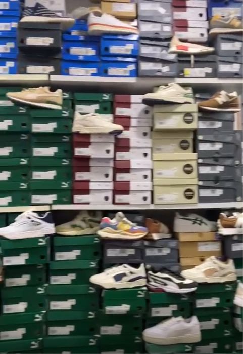 Lote de sapatilhas 200 pares originais