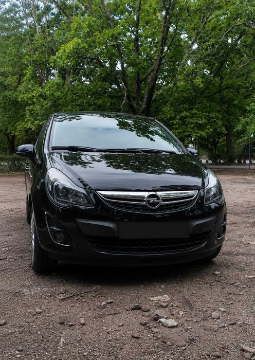 Opel corsa hatchback