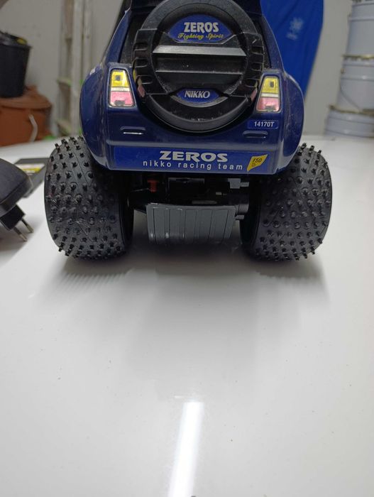 Carro telecomandado NIKKO a bateria