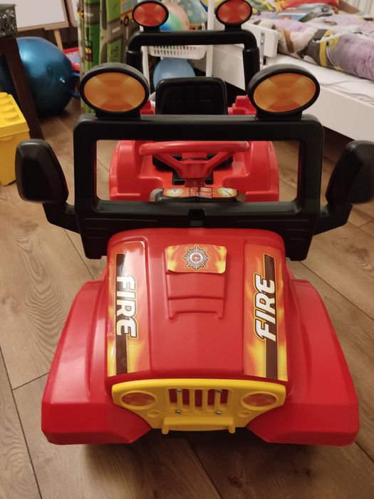 Zabawkowe auto do jazdy dla dzieci JEEP Strażacki z przyczepą