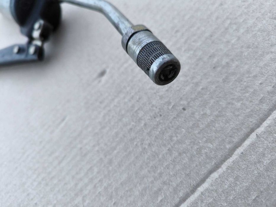 Шприц для смазки, тавотница