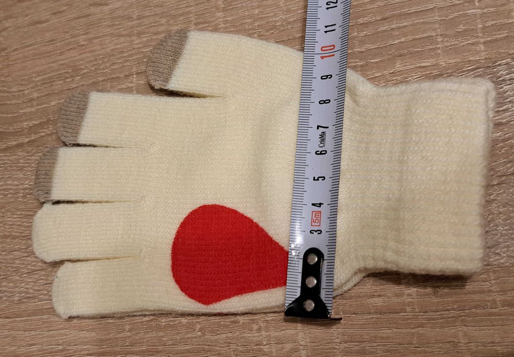 Rękawiczki do obsługi ekranów dotykowych z czerwonym sercem