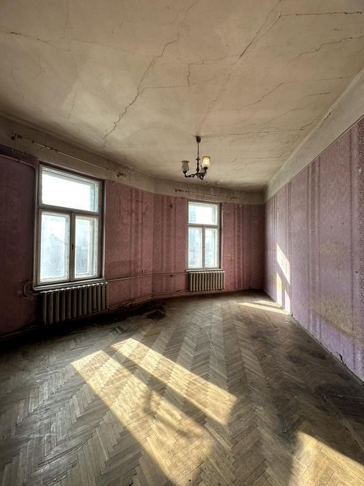 Продається 2 кімн. Кв. В центрі міста