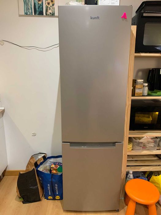 Frigorífico KUNFT 262L – Como novo (Agosto 2025)