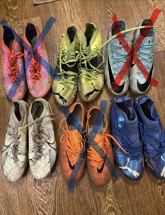 Футбольні    бутси