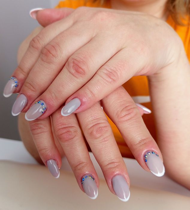 Manicure hybrydowy / Pedicure/ Makijaż permanentny/ Depilacja laserowa