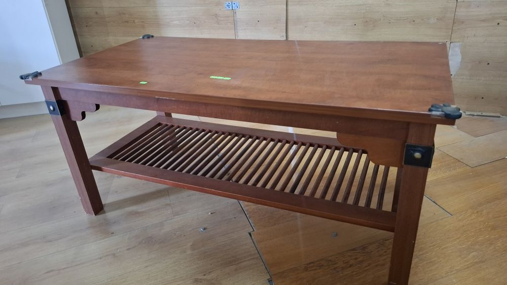 Журнальний столик