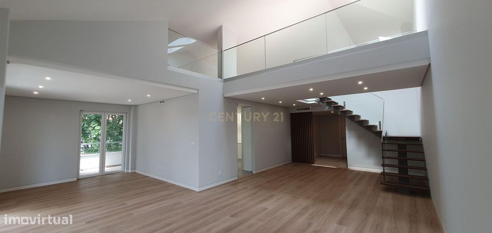 Magnifico Apartamento Novo T3 + 1 Duplex em Carcavelos