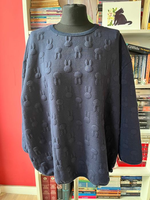 Granatowa bluza w króliczki