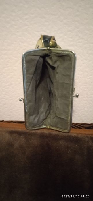 Сумочка ,косметичка гобеленовая