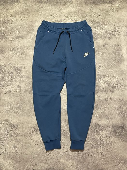 Спортивные штаны Nike tech fleece