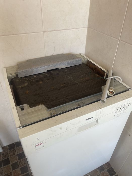 Máquina lavar loiça para desocupar