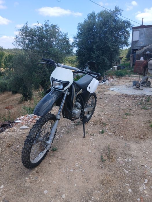 AJP PR4 125 2001
