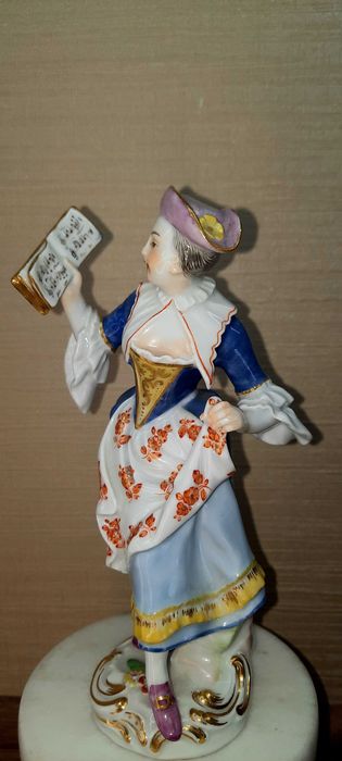 Статуэтка "Певица "из серии Galante Kapelle Meissen F. E. Meyer