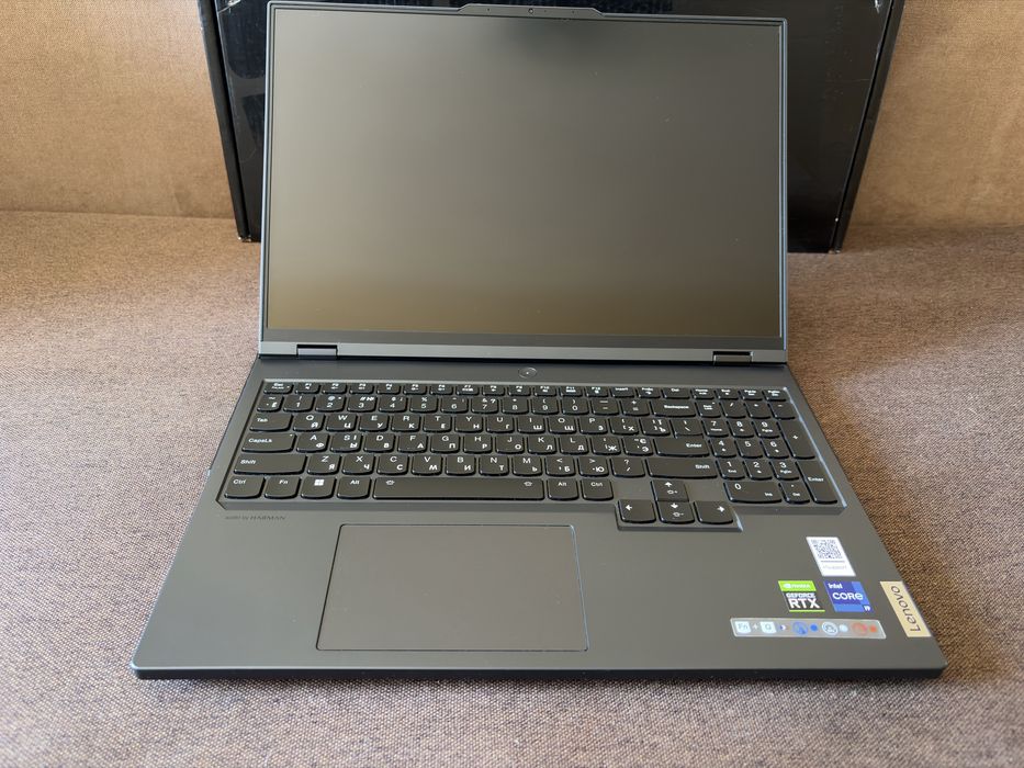 LENOVO Legion Pro 7 16IRX8H / i9-13900HX/RTX 4080 175W Onyx Grey