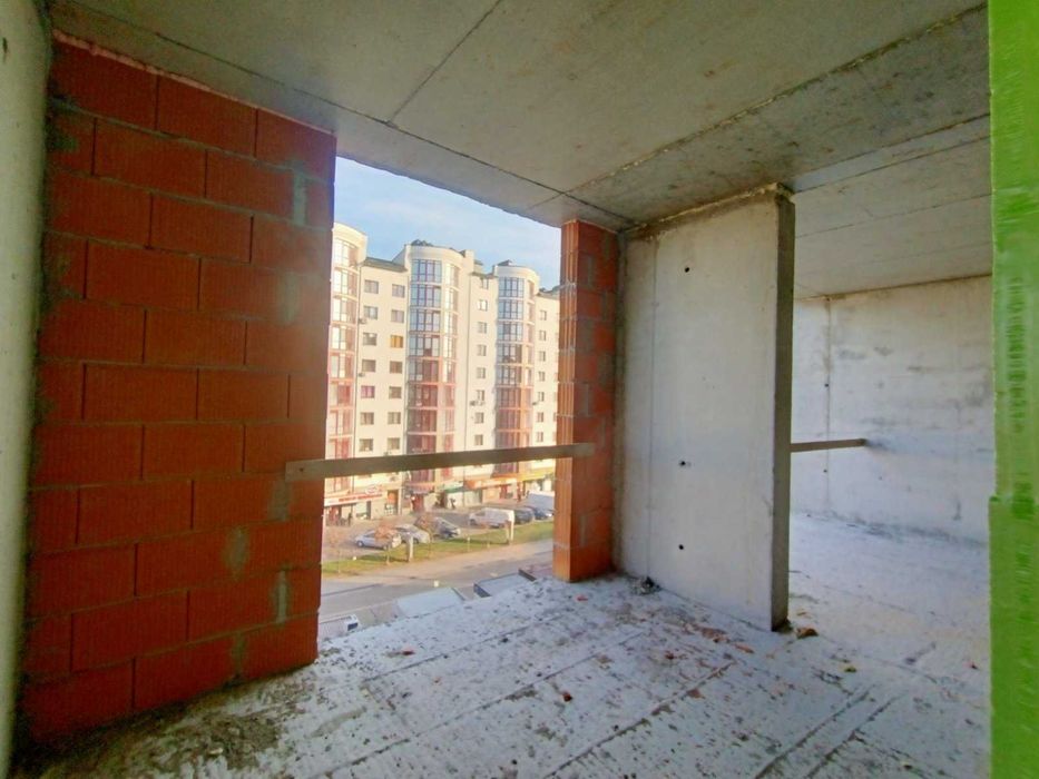 3 кімнатна квартира на Хоткевича - новобудова. Розтермінування