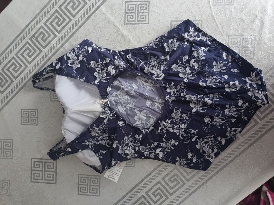 Купальник суцільний