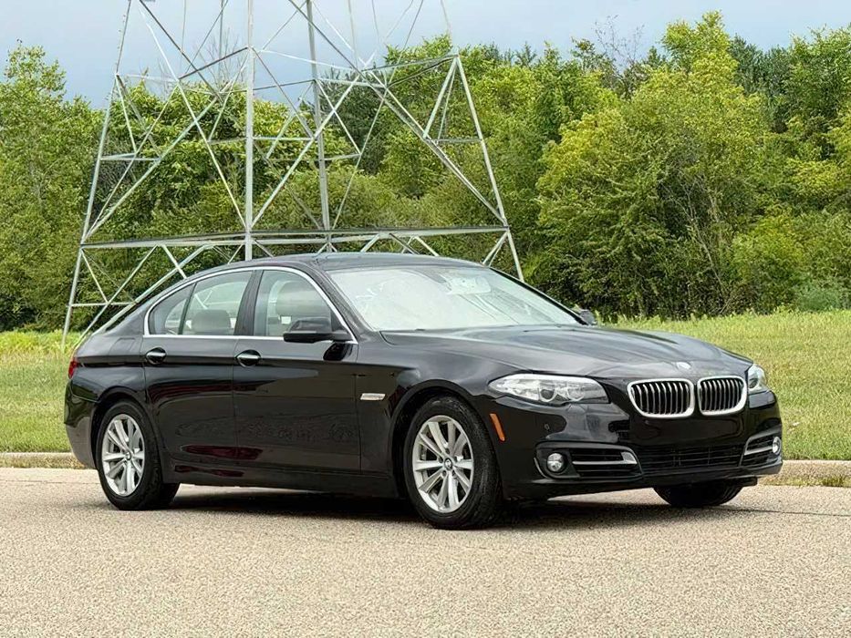 BMW 528i      2015