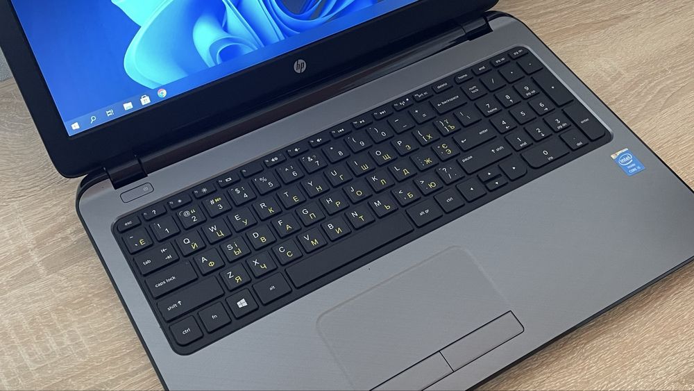 Ноутбук HP Pavilion 15 / Intel Core i5 / 8 GB RAM / SSD / 3 год. акб