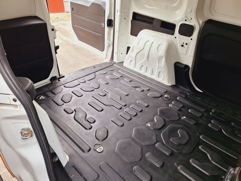 Opel Combo stan bdb 147 tysiecy km 2016 rok fiat dobro