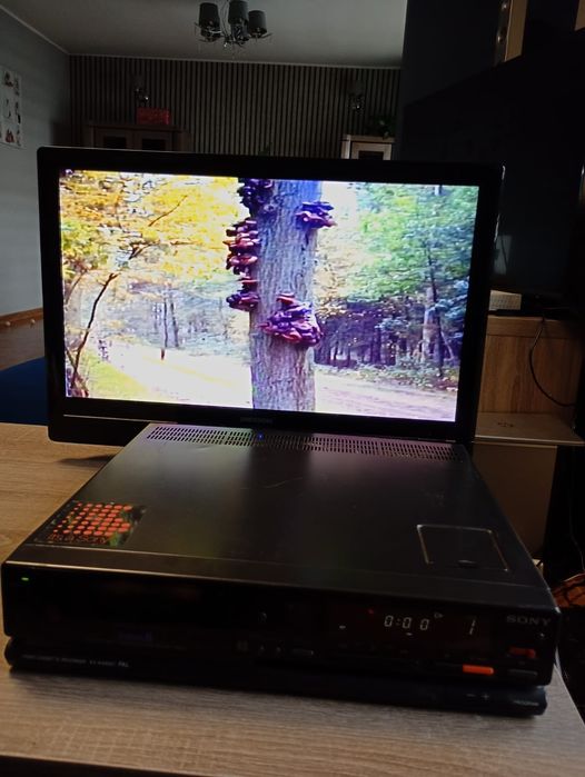 Magnetowid wideo 8 Sony EV-A3OOEC