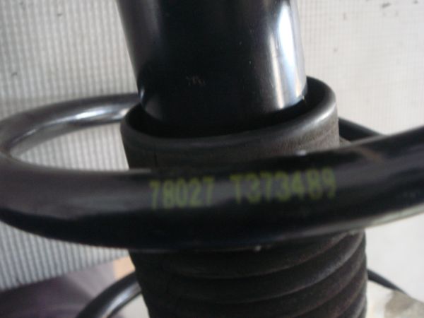 Mola de suspensão frente direita NISSAN Micra III (K12)