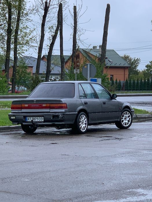 Honda Civic квадрат