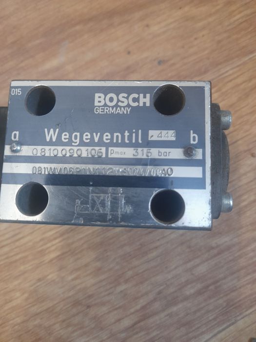 Гідророзподільник         BoscH  0810090106 новий