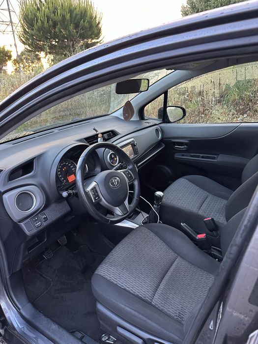 Toyota Yaris — fotografia 8