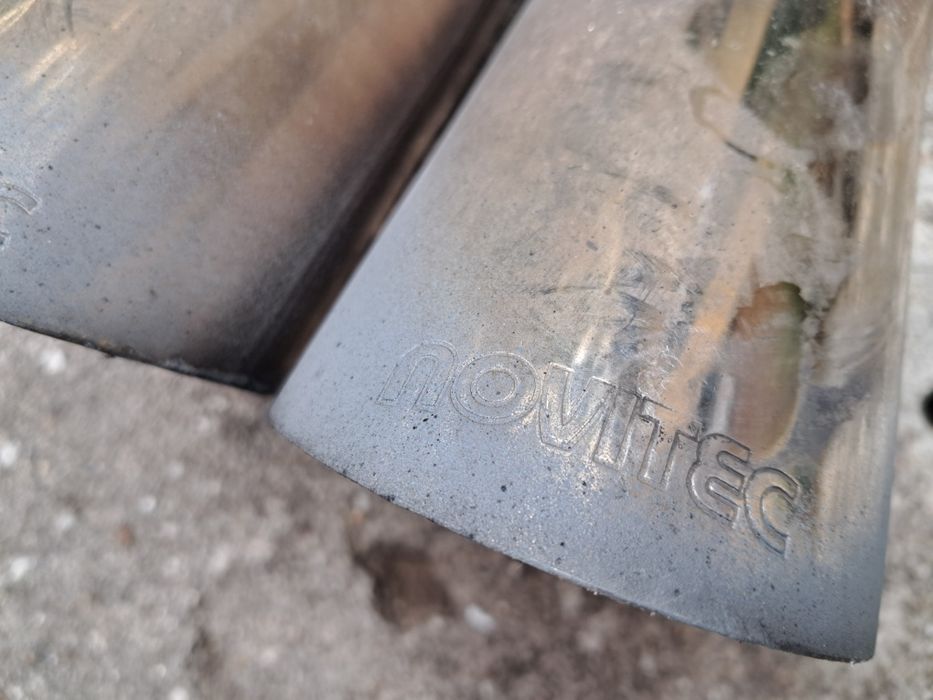 Ponteira de escape Novitec proveniente de Ferrari