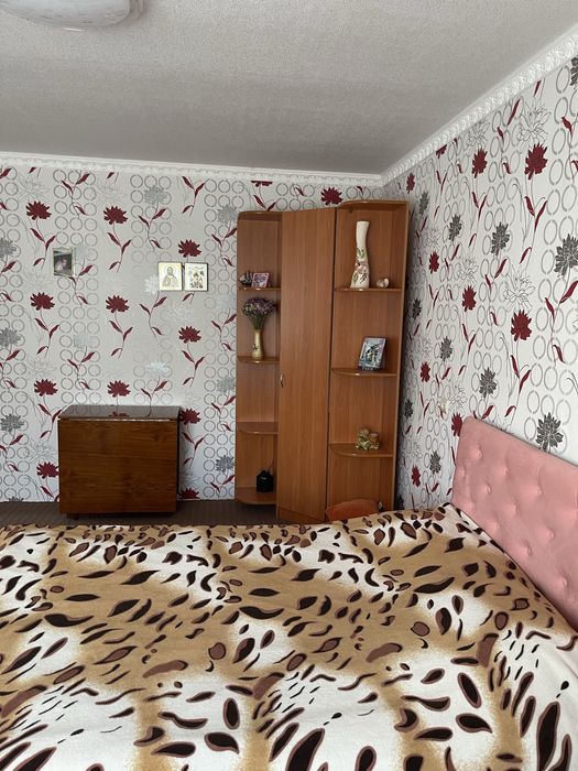 Продам двохповерховий будинок з меблями та технікою