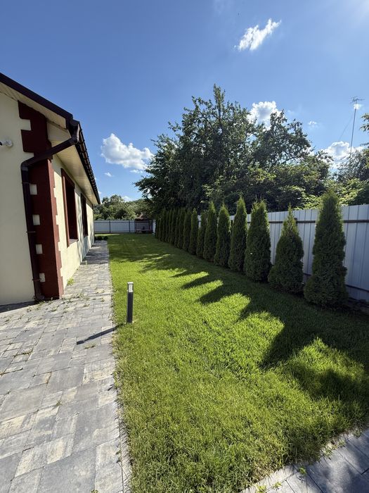 Продам Дом с гаражем(с комуникациями) 12 соток