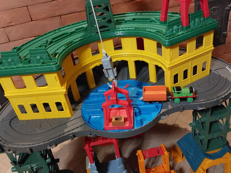 Super stacja! Tomek i Przyjaciele kolejka tory ogromny zestaw!