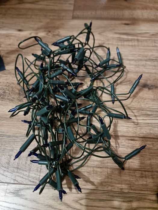 Oddam żarówki i lampki choinkowe