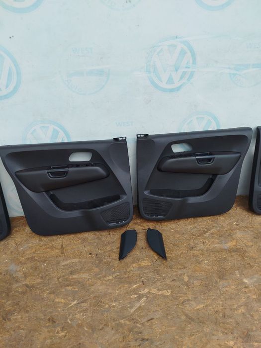 Дверні карти VW Amarok