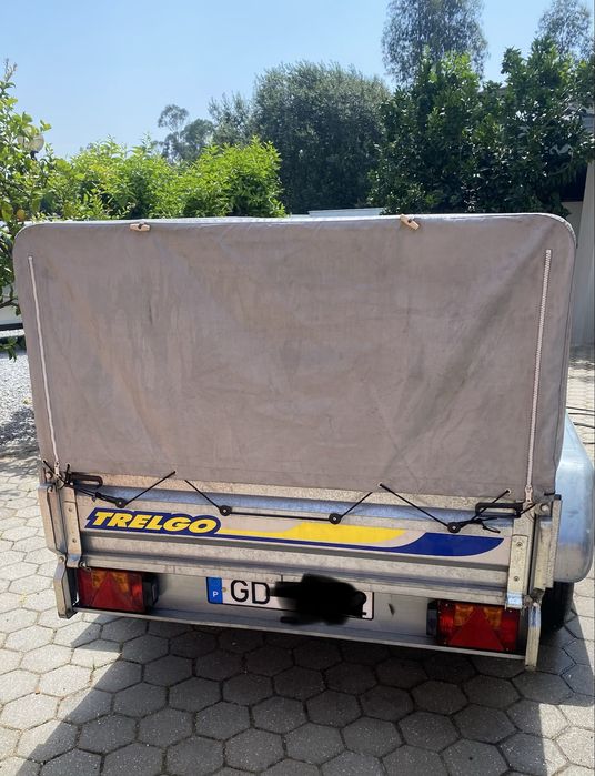 Reboque 750kg com toldo em bom estado