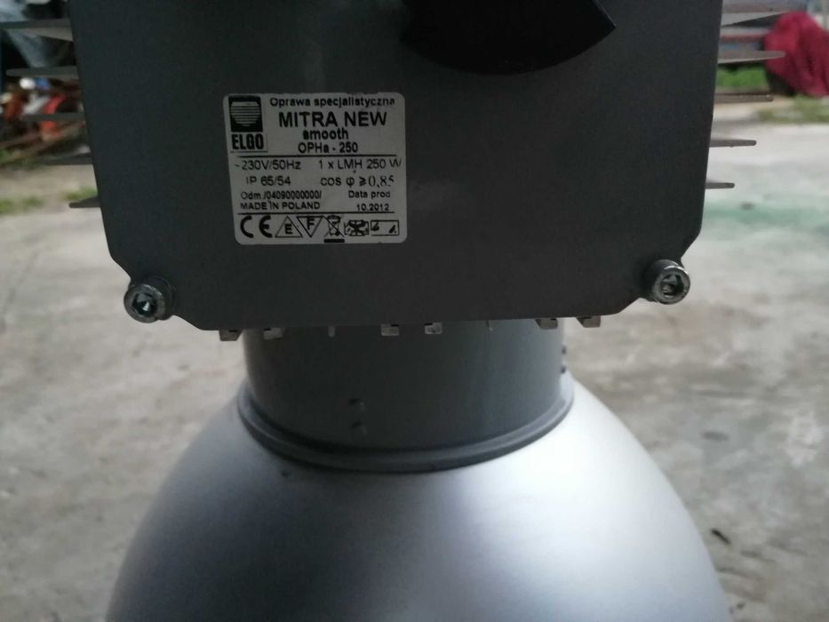 Lampy magazynowe, oświetlenie hali