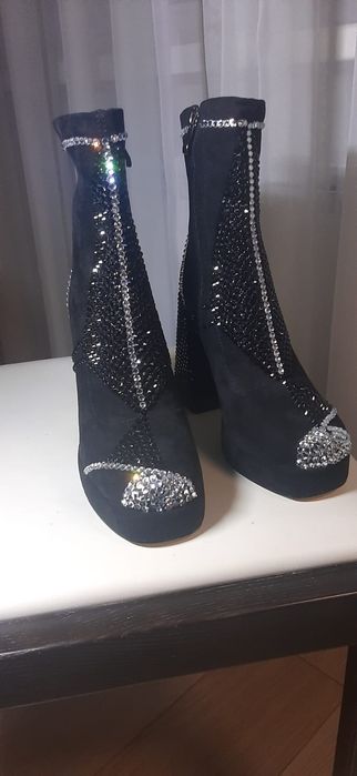 Ботильоны на высоком каблуке