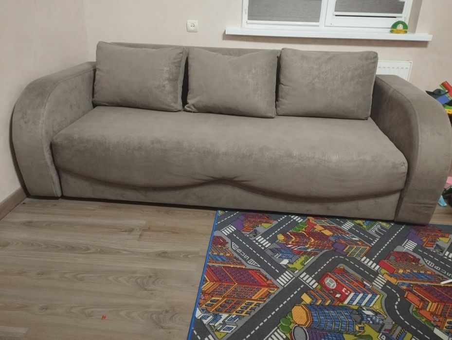 Продам диван у хорошому стані