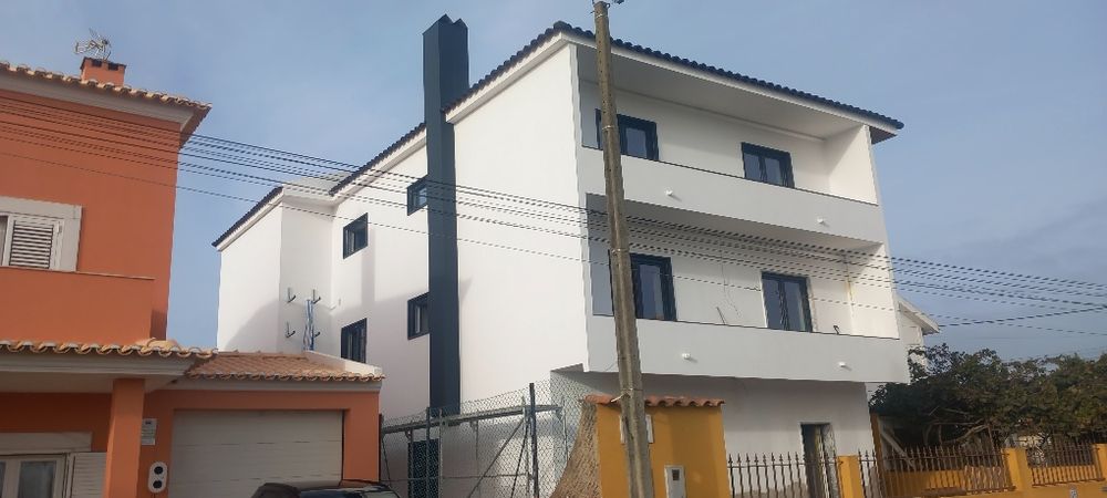 Reparação e pinturas em gerais.