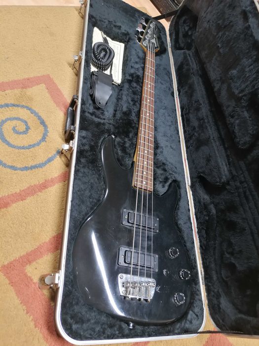 Baixo Peavey Foundation