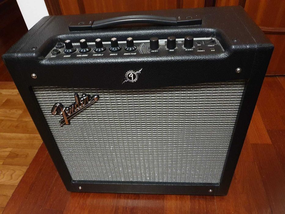 Amplificador de guitarra Fender Mustang II V2